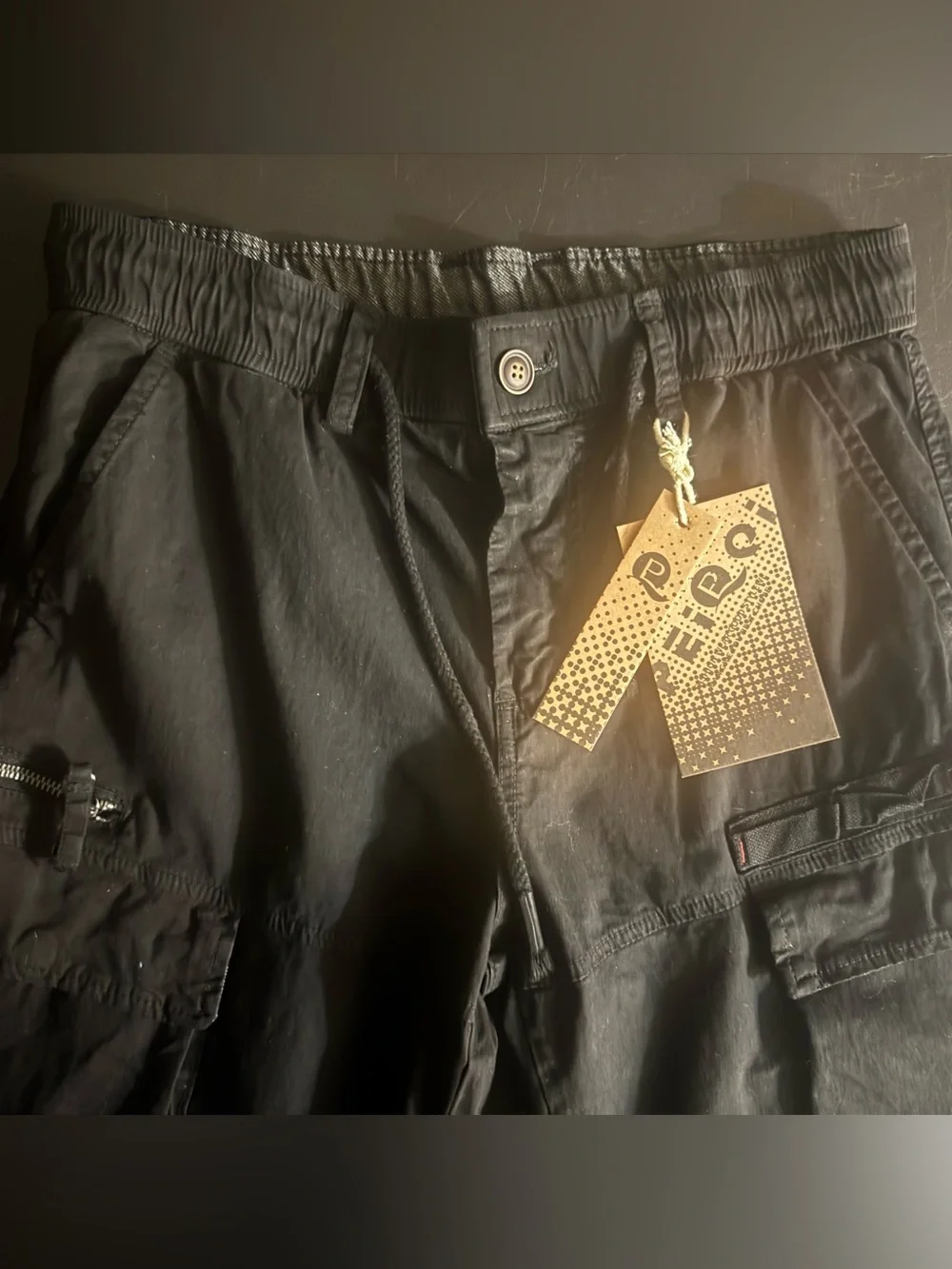 ZMYU-MEN Black Cargo Shorts with multiple pockets, Men’s Size 32. New with tags.